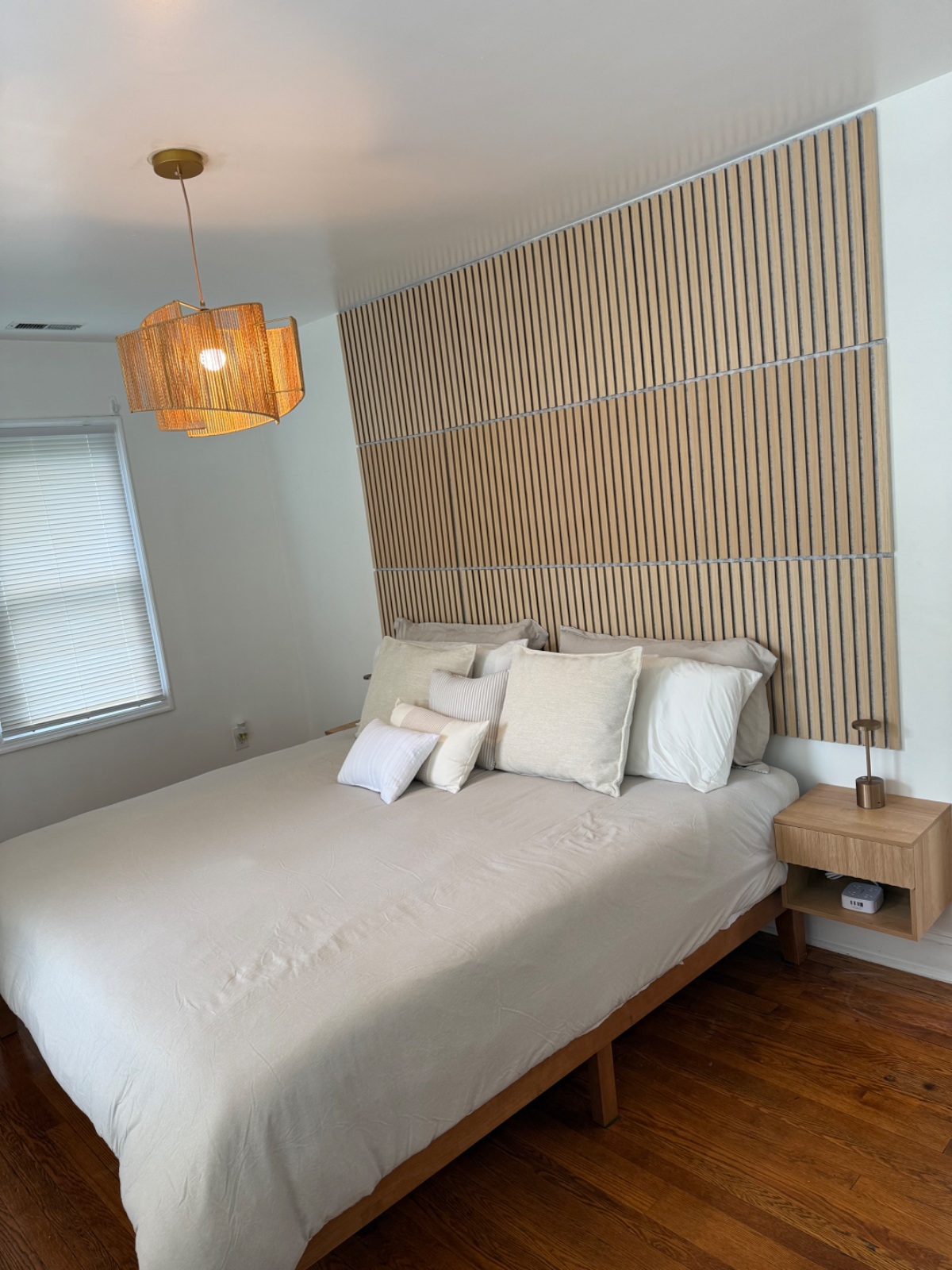 Newly updated 3 bedroom single family home - Photo 3