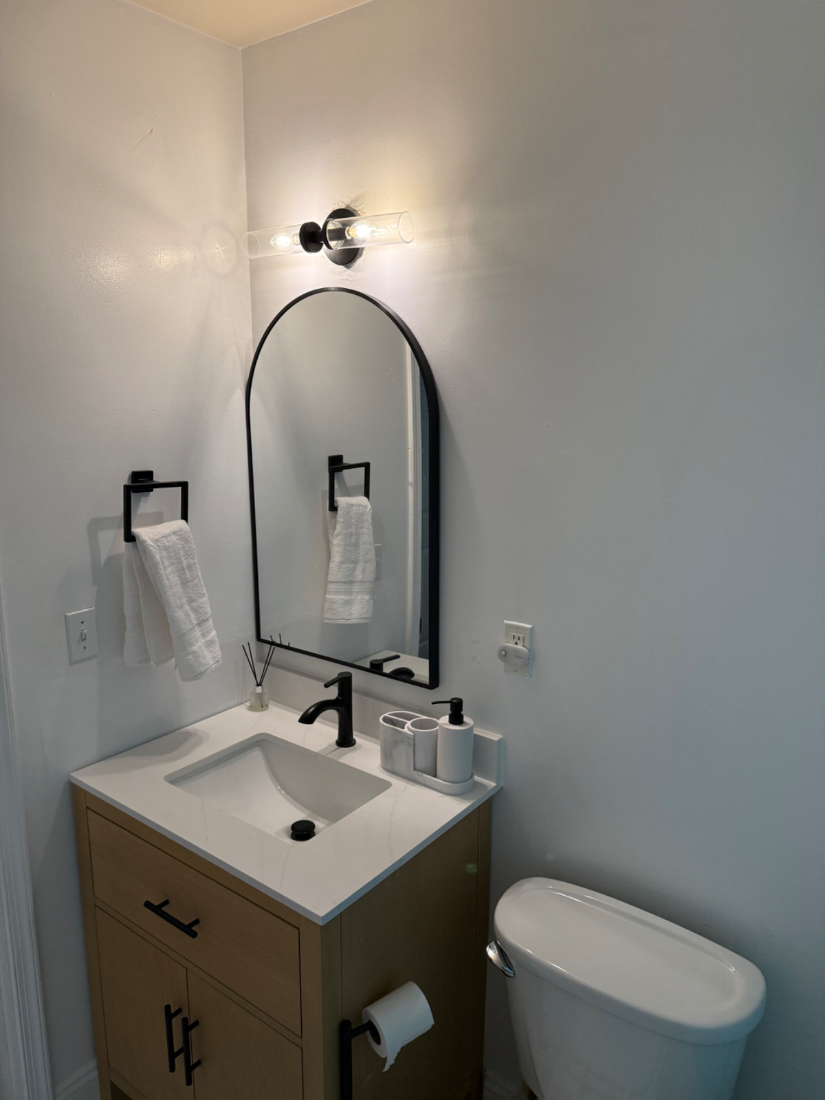 Newly updated 3 bedroom single family home - Photo 6