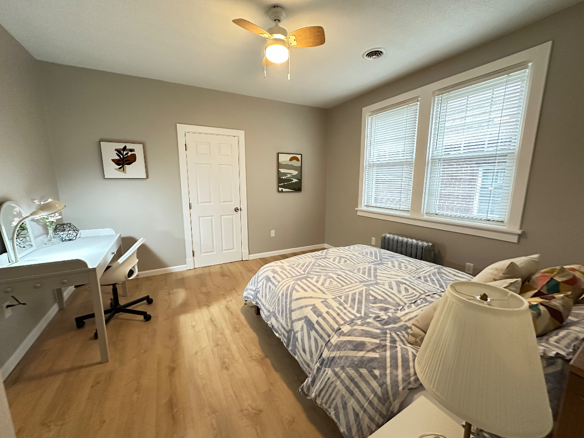 Modern Luxury Upgraded 3BR/2BA Apartment in the Heart of Squirrel Hill - Photo 2