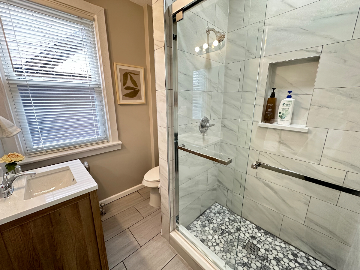 Modern Luxury Upgraded 3BR/2BA Apartment in the Heart of Squirrel Hill - Photo 7