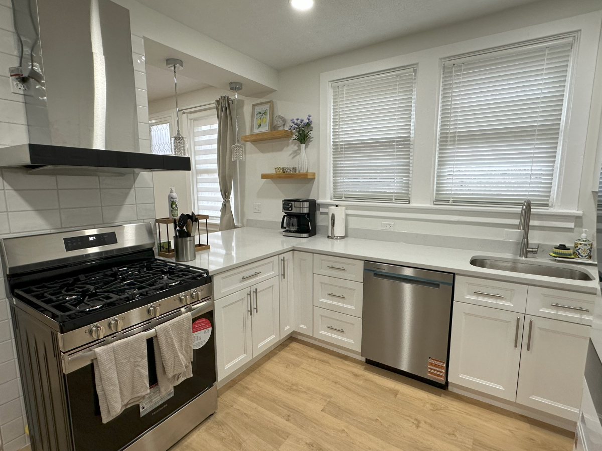 Modern Luxury Upgraded 3BR/2BA Apartment in the Heart of Squirrel Hill - Photo 8
