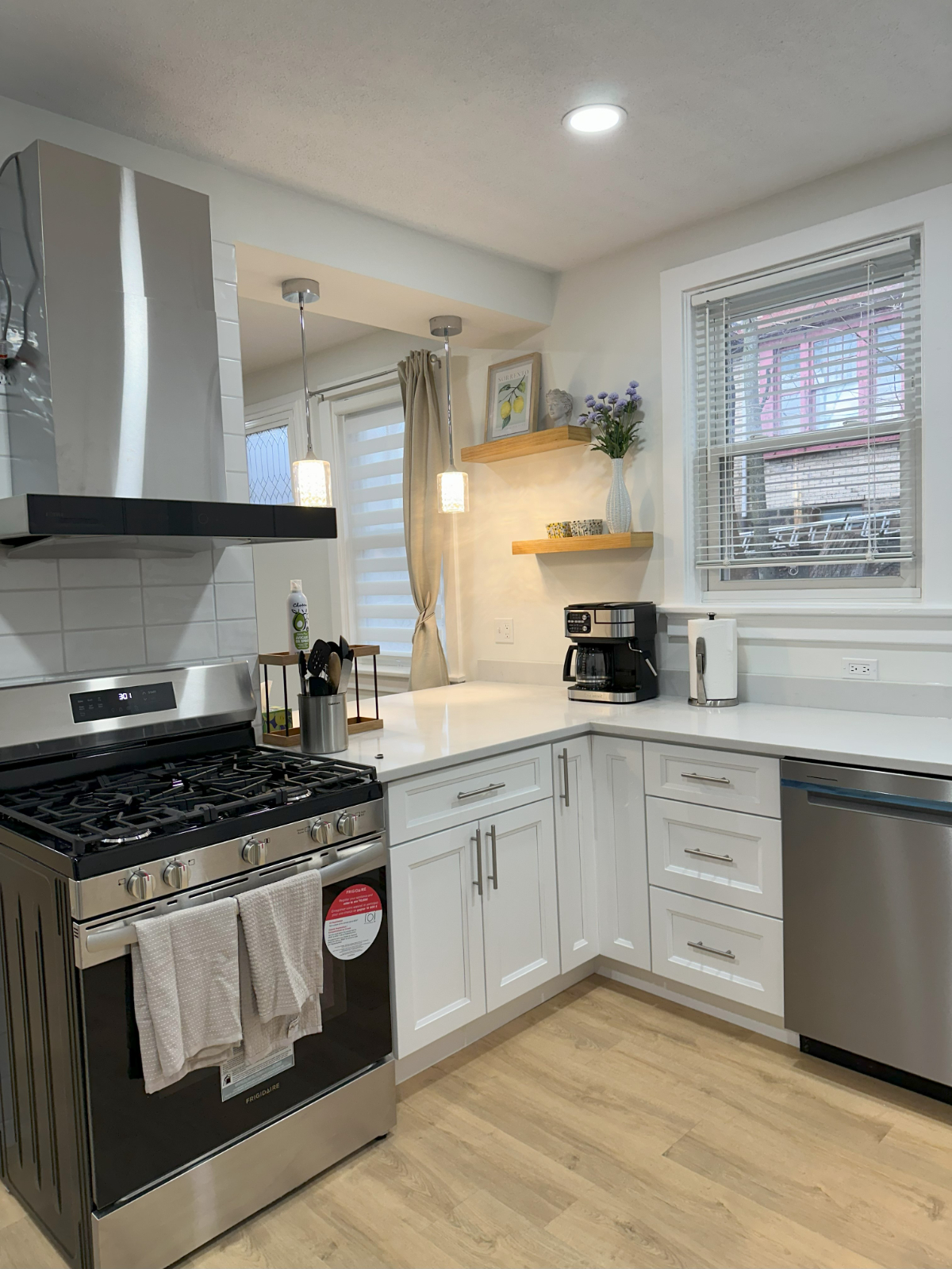 Modern Luxury Upgraded 3BR/2BA Apartment in the Heart of Squirrel Hill - Photo 10