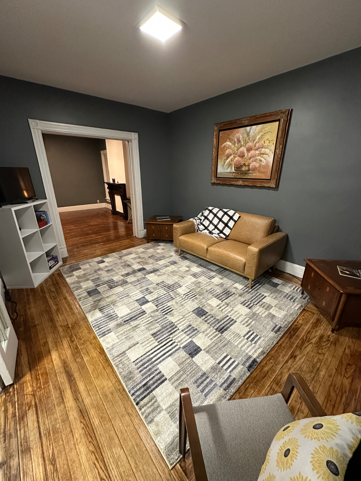 Adorable 2-bedroom apartment - Photo 1