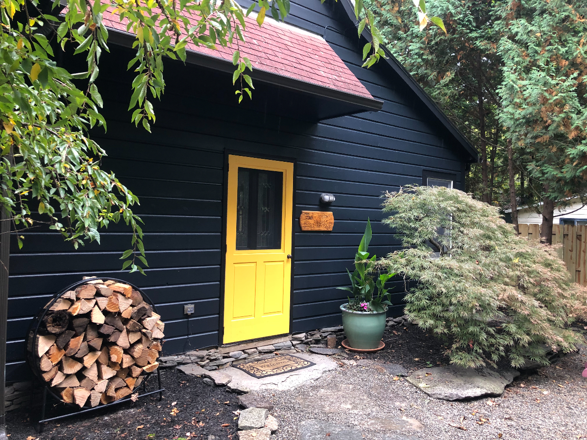 Private Woodstock Retreat - Walk to Town - Hot Tub - Photo 8