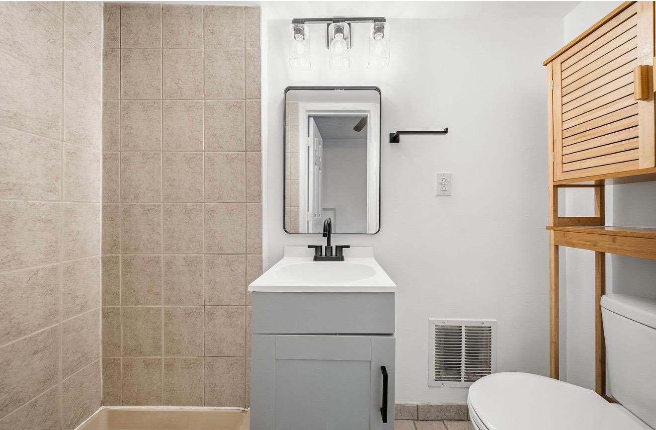 Private room and bath in Columbia Heights - Photo 11