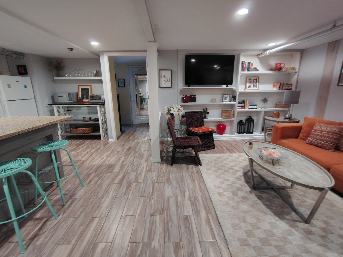 King Unit, Modern and Luxurious, Central Location