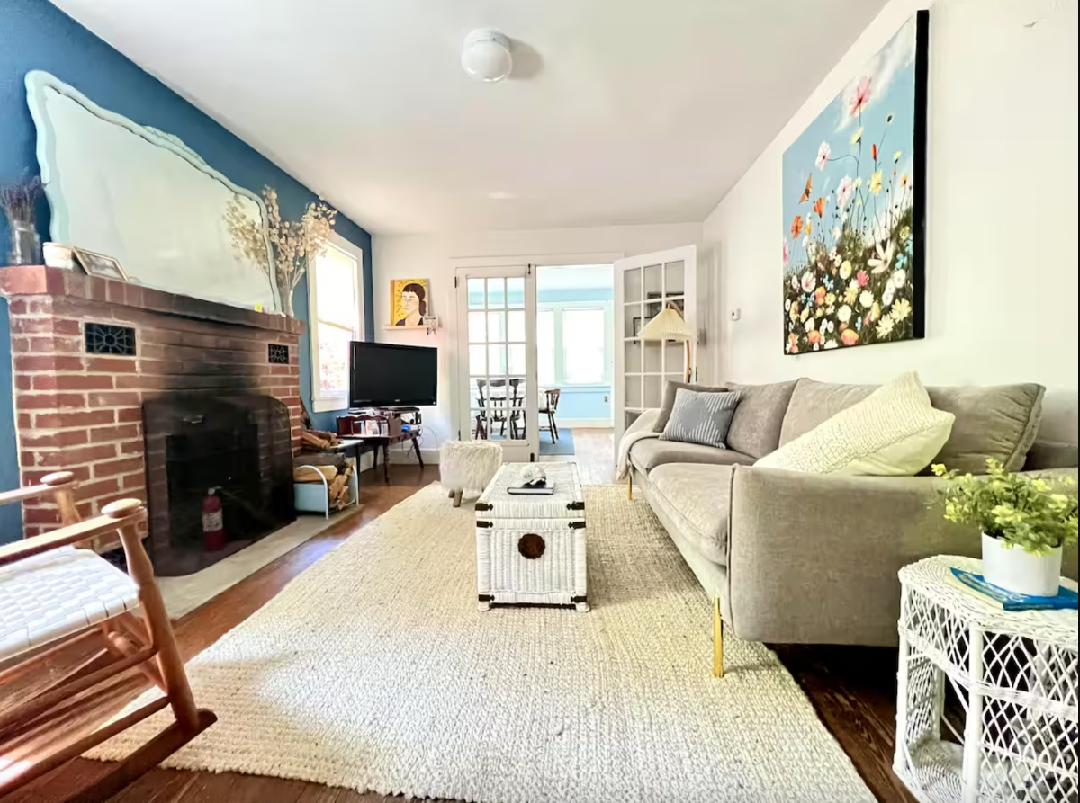 Cottage in East Marion by the Bay - Photo 3