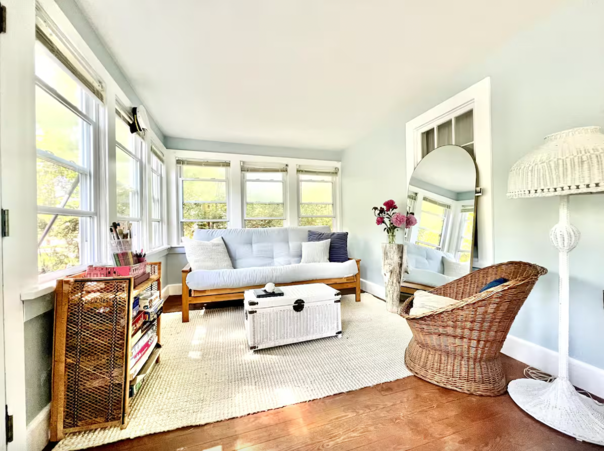 Cottage in East Marion by the Bay - Photo 2