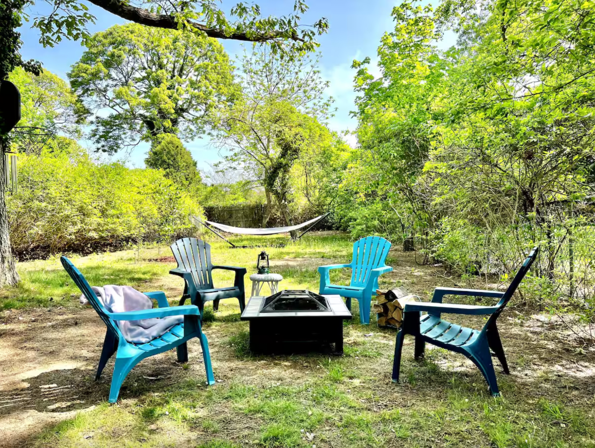 Cottage in East Marion by the Bay - Photo 12