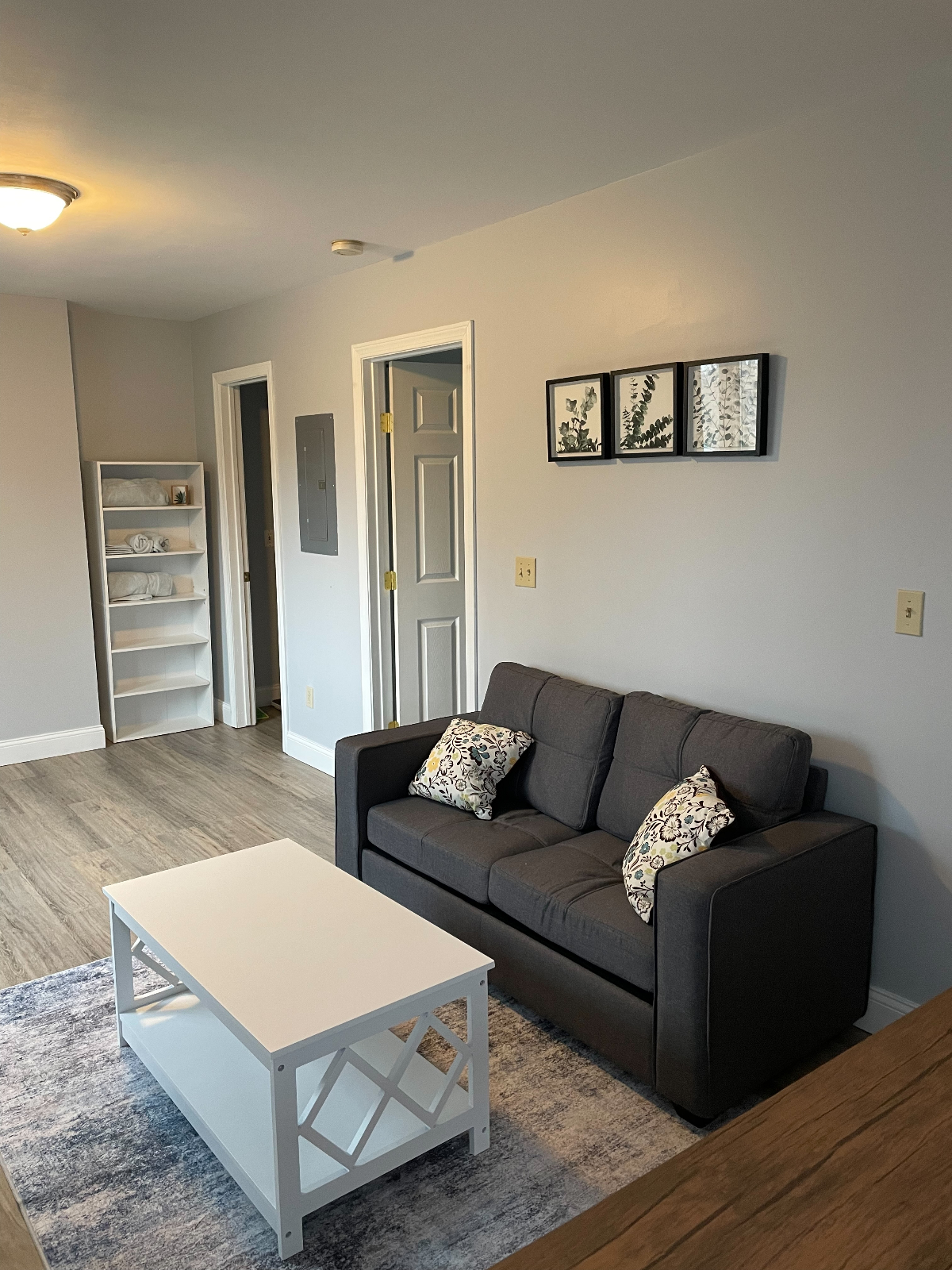 Newly Renovated Quiet Private Comfortable 1Bed/1Bath Apartment, Separate Entrance - Photo 2