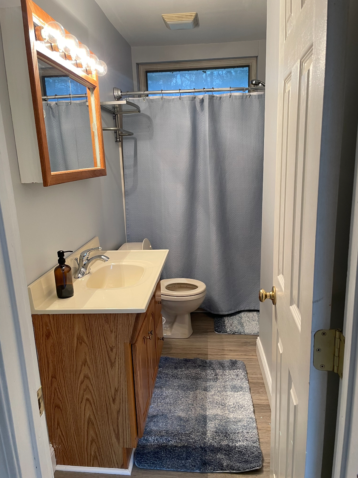 Newly Renovated Quiet Private Comfortable 1Bed/1Bath Apartment, Separate Entrance - Photo 10