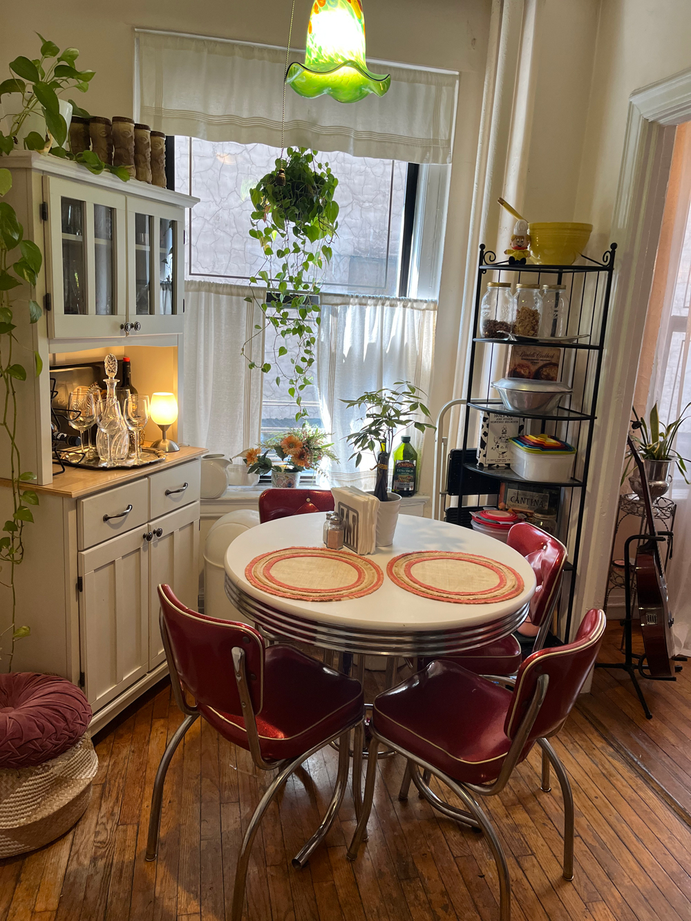 Inviting Upper East Side (Carnegie Hill) Room Near Central Park and Museums. With in-room Mini Fridg - Photo 10