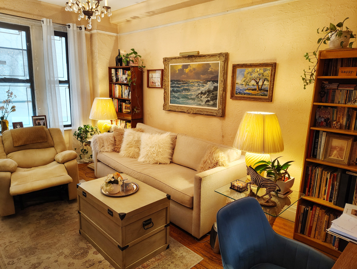 Inviting Upper East Side (Carnegie Hill) Room Near Central Park and Museums. With in-room Mini Fridg - Photo 11