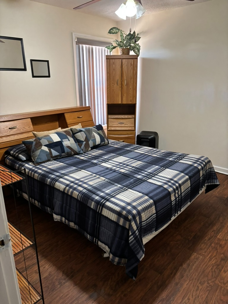 Enchanting Private Rooms in a Serene Single-Story House - Prime Amenities Room 1