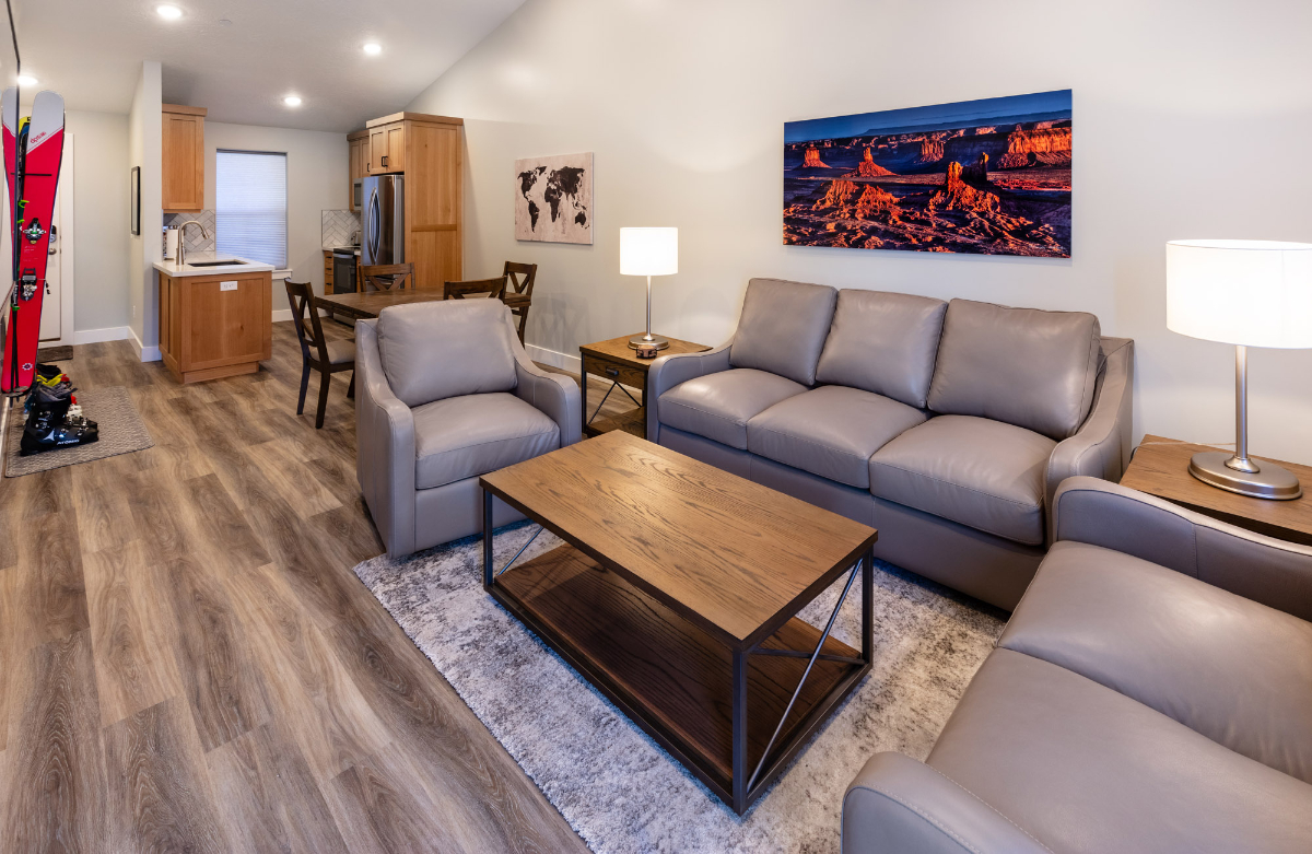 Amazing Location- New 2BR 1 BA Cottonwood Heights apartment near I-215 - Photo 5
