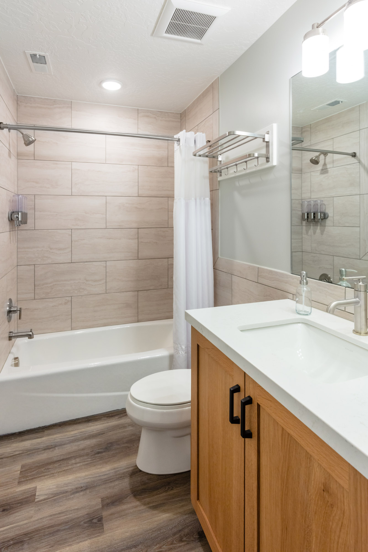 Amazing Location- New 2BR 1 BA Cottonwood Heights apartment near I-215 - Photo 9