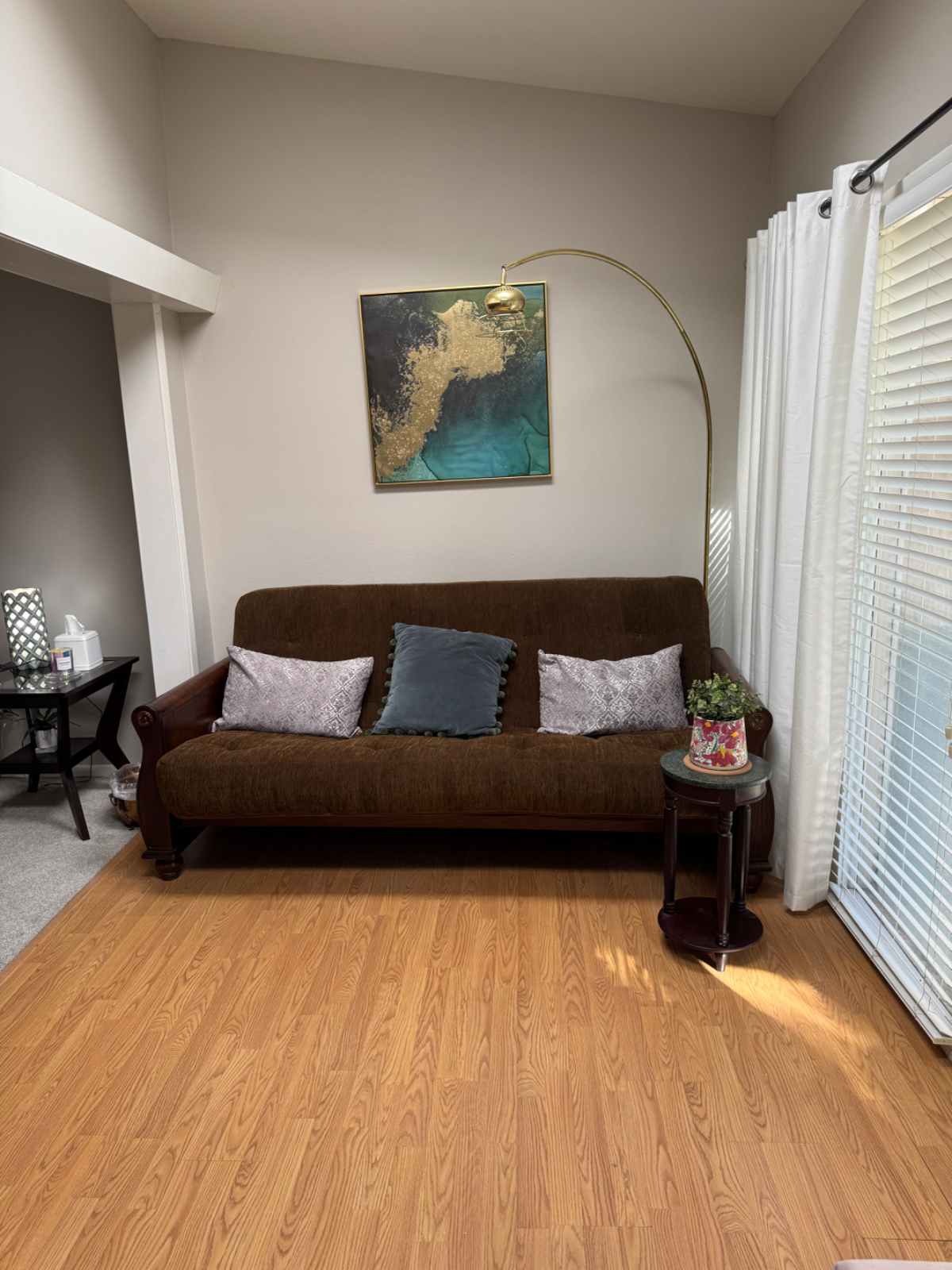 Beautiful Relaxing Secure Townhome close to hospitals - Photo 7