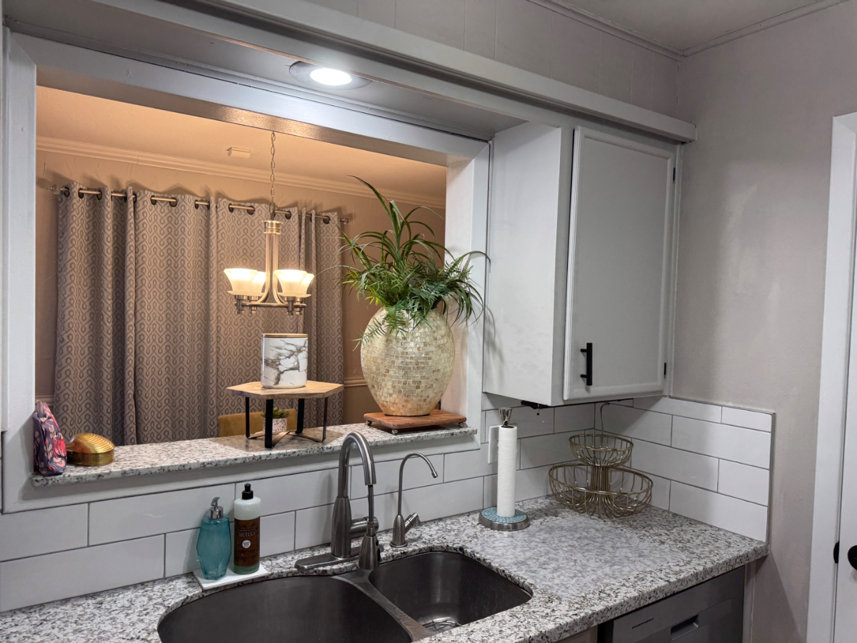 Beautiful Relaxing Secure Townhome close to hospitals - Photo 12