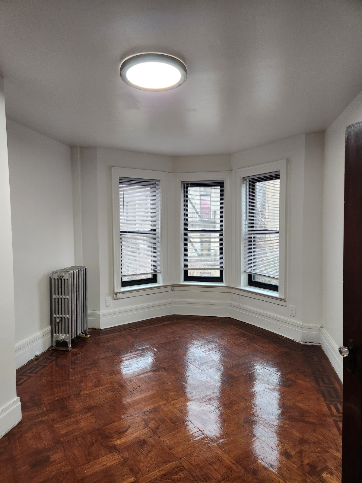 Cozy and Comfortable Rooms in a great location - Photo 3