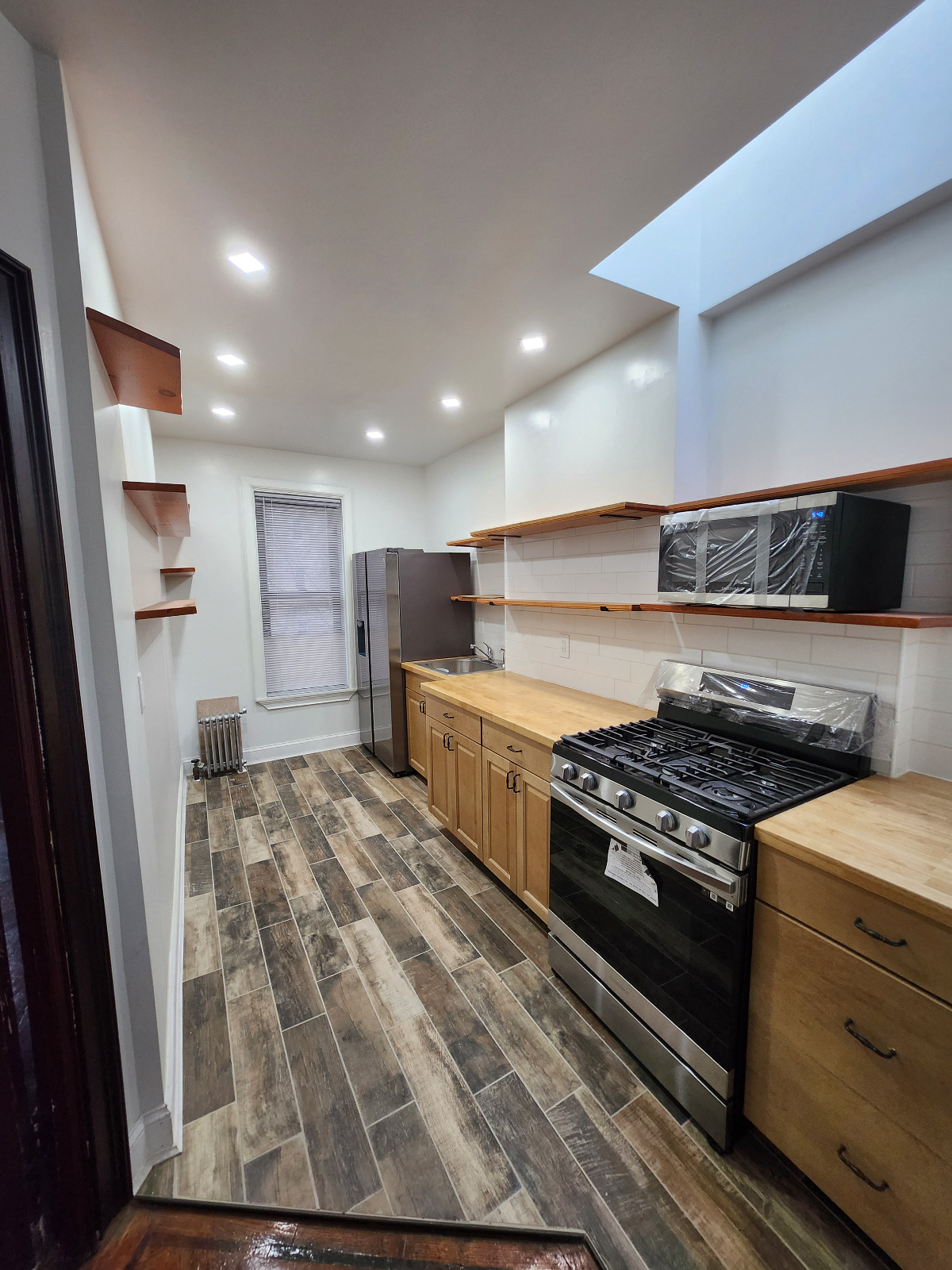Cozy and Comfortable Rooms in a great location - Photo 1