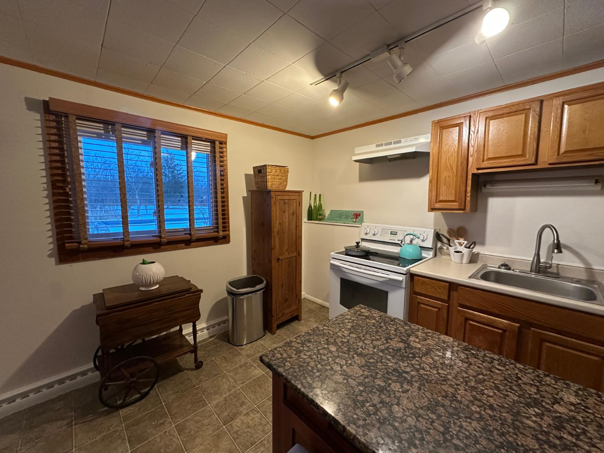 Peaceful 1-Bedroom Retreat Perfect for Traveling Nurses & Business Pros Settle into comfort and con - Photo 1