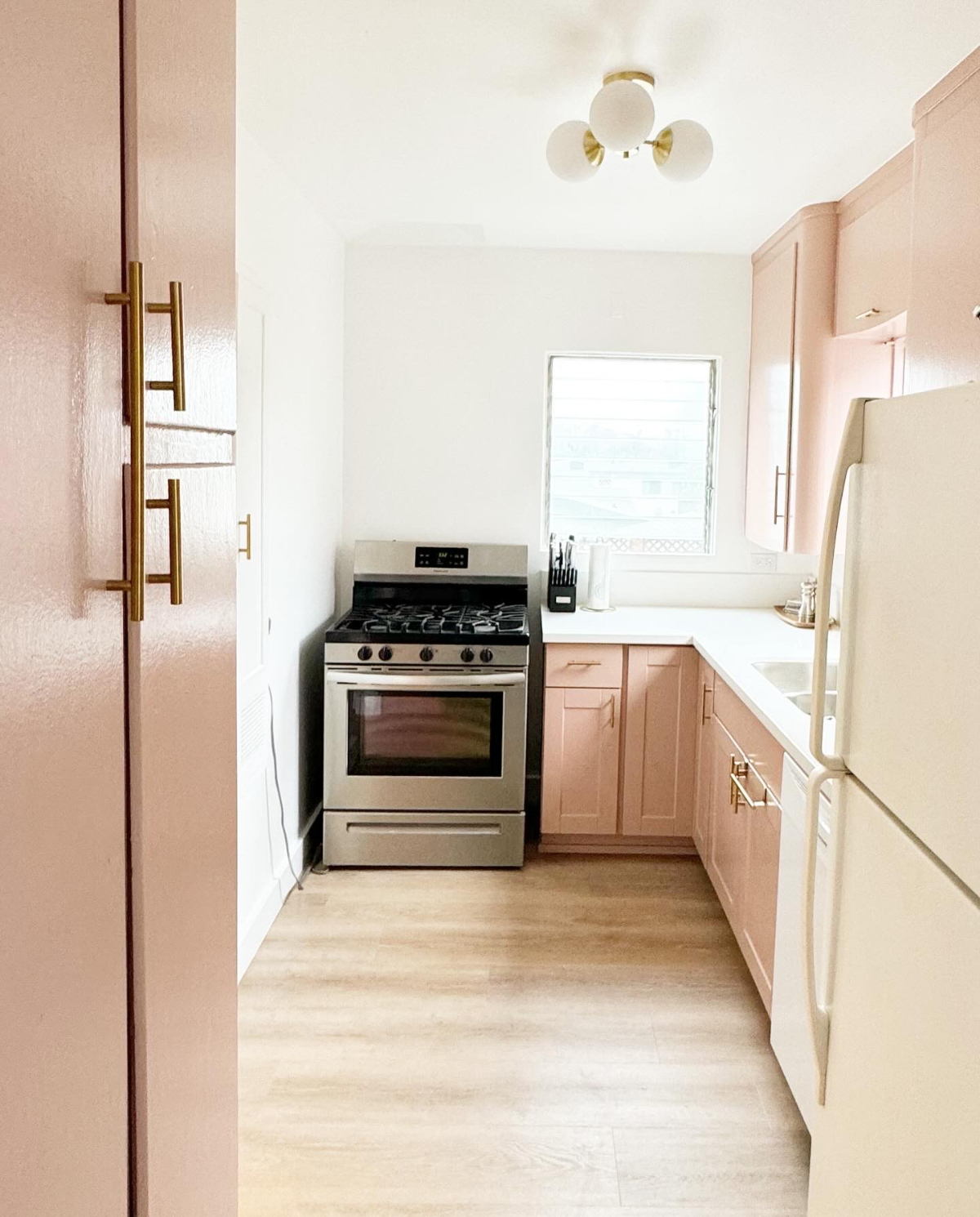 University Hts, 2BR, Fenced Yard, Prking, Pets OK, A/C, Walkable - Photo 2