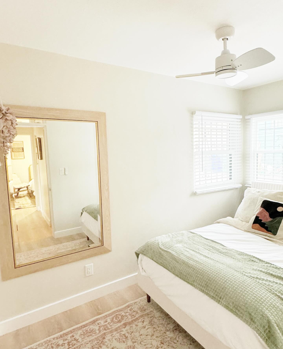 University Hts, 2BR, Fenced Yard, Prking, Pets OK, A/C, Walkable - Photo 4
