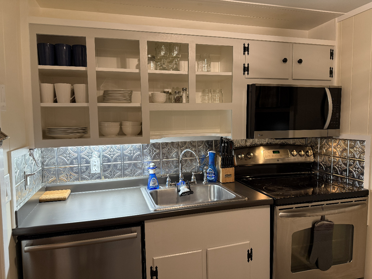 Quite, Cozy 1 Bed / 1 Bath Apartment - Photo 9