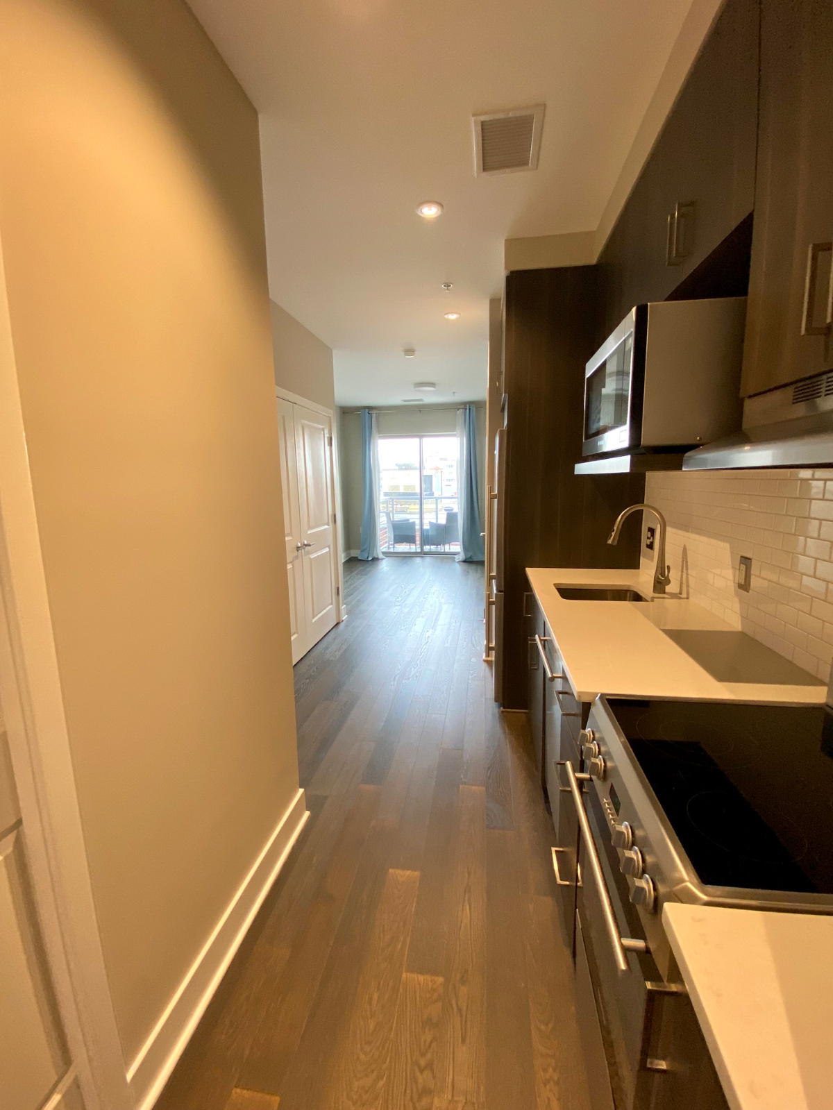 Bright studio in the heart of DC - Photo 2