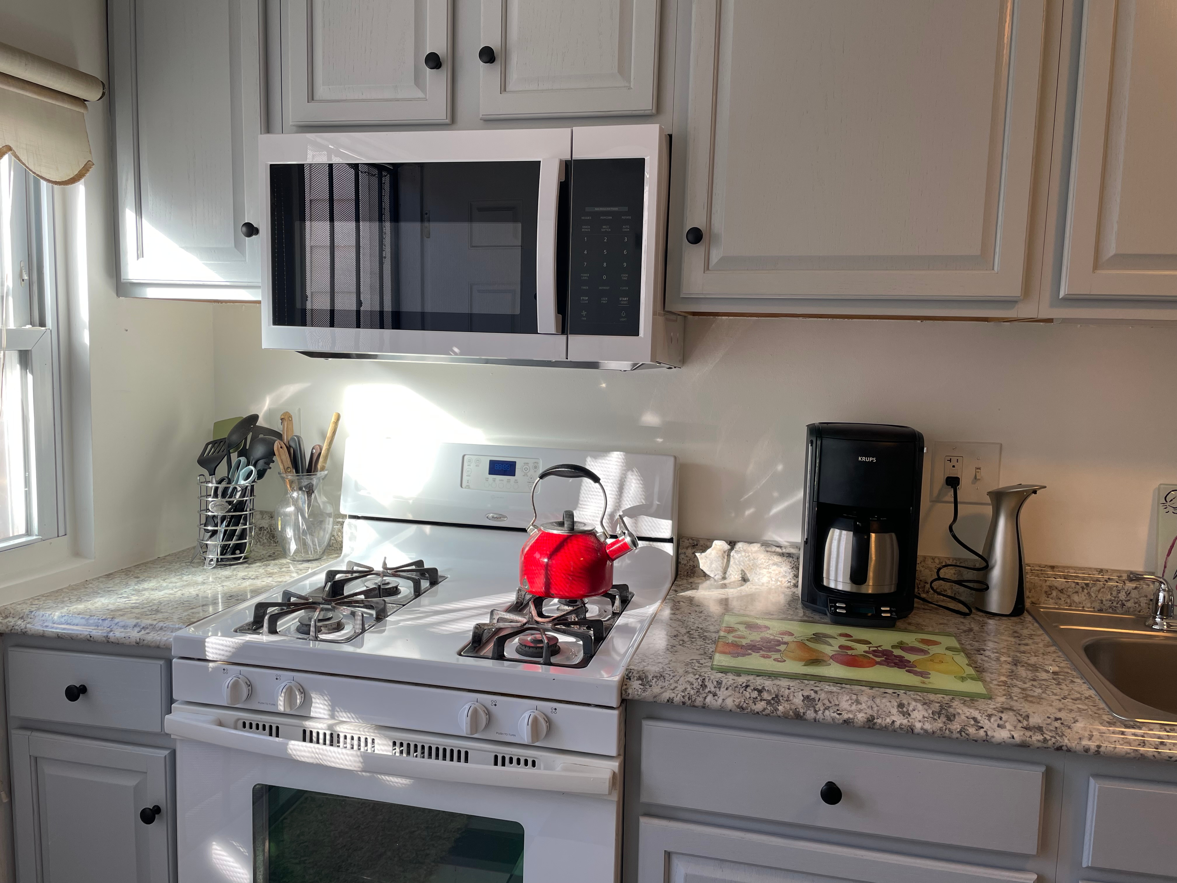 Cozy & Convenient 1BR apt with private entrance in NW DC - Photo 4