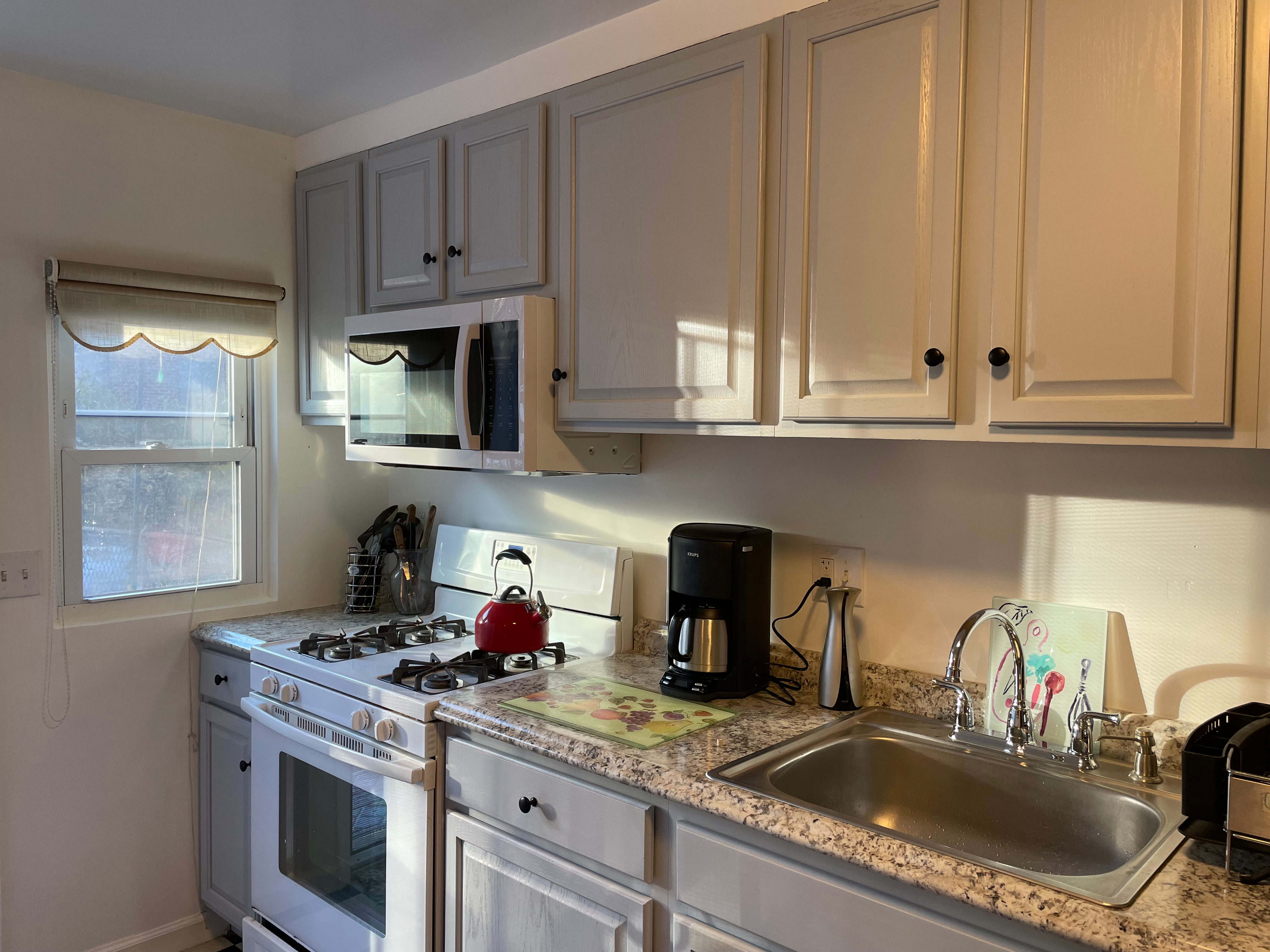Cozy & Convenient 1BR apt with private entrance in NW DC - Photo 3