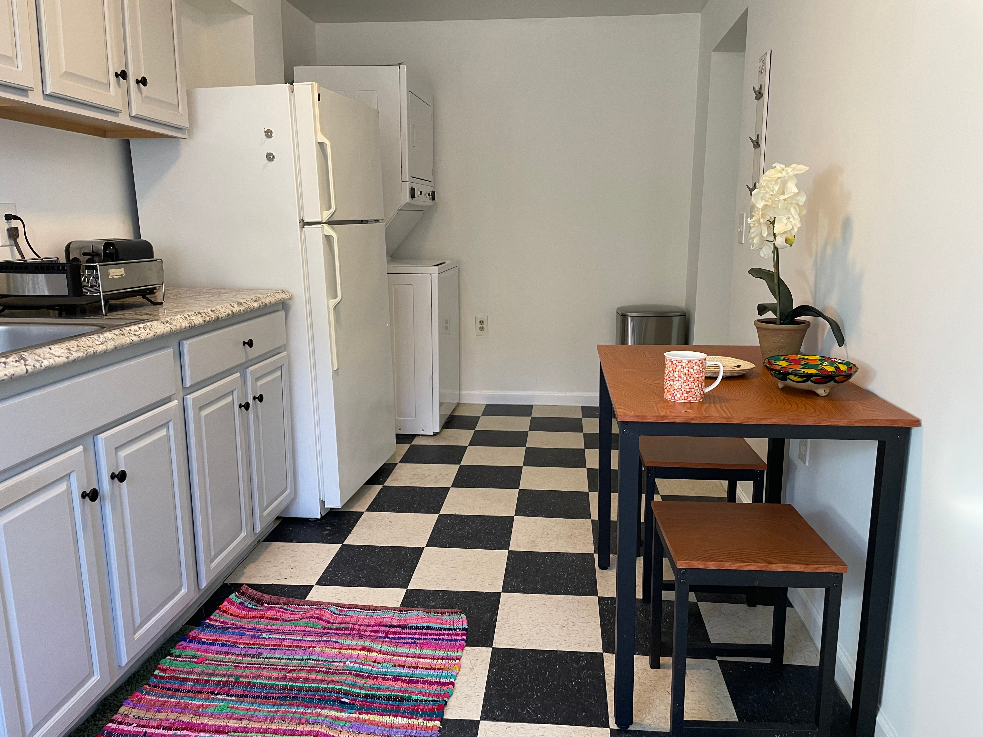 Cozy & Convenient 1BR apt with private entrance in NW DC - Photo 9