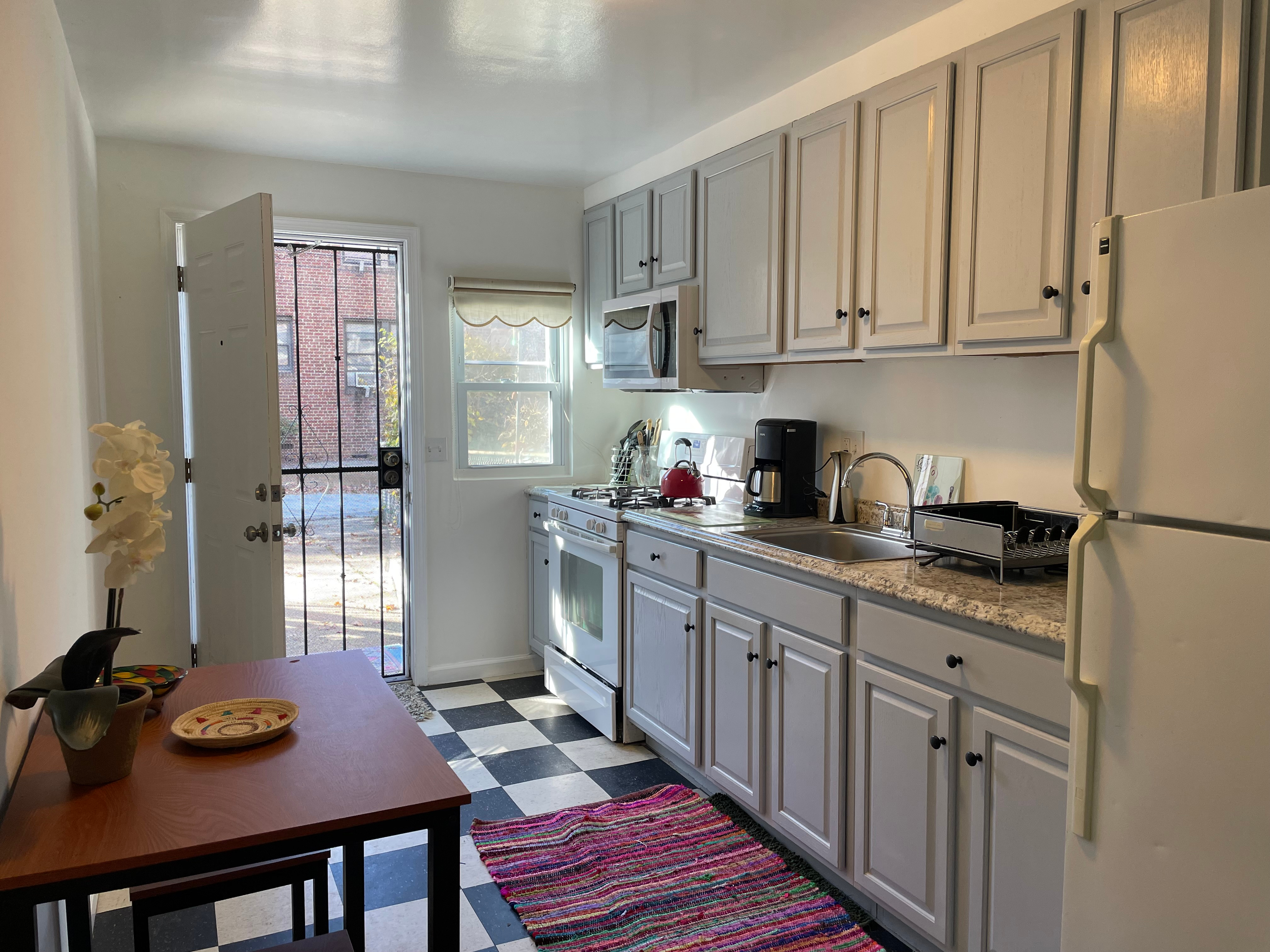 Cozy & Convenient 1BR apt with private entrance in NW DC - Photo 5