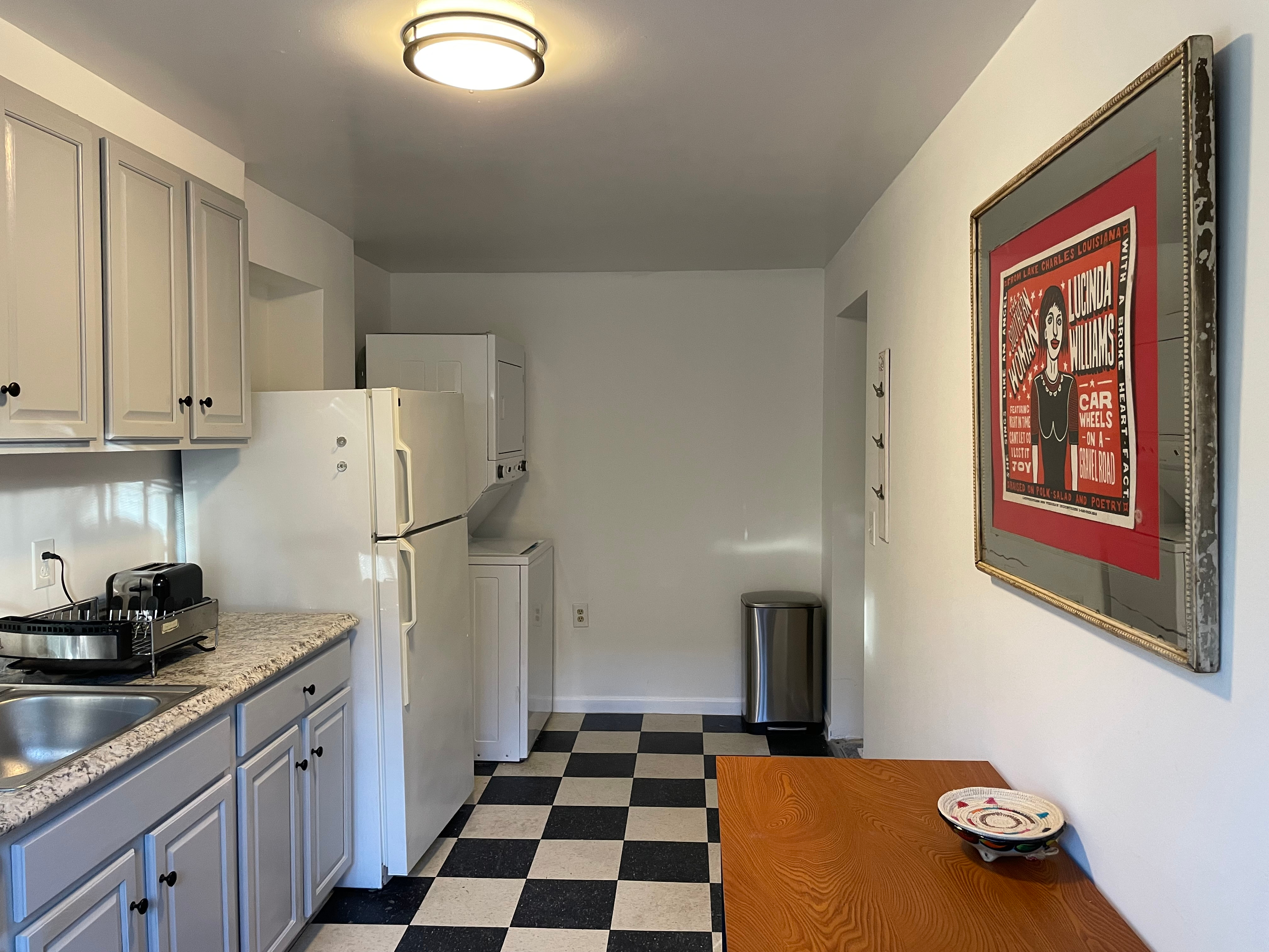 Cozy & Convenient 1BR apt with private entrance in NW DC - Photo 8