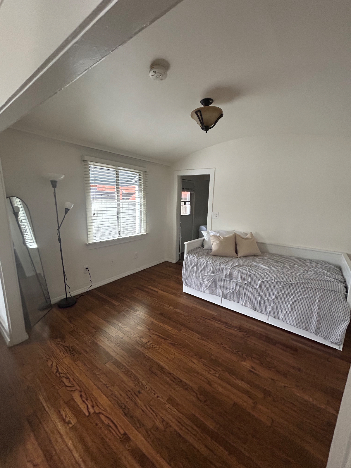 Highland Park Studio Nook - Photo 5