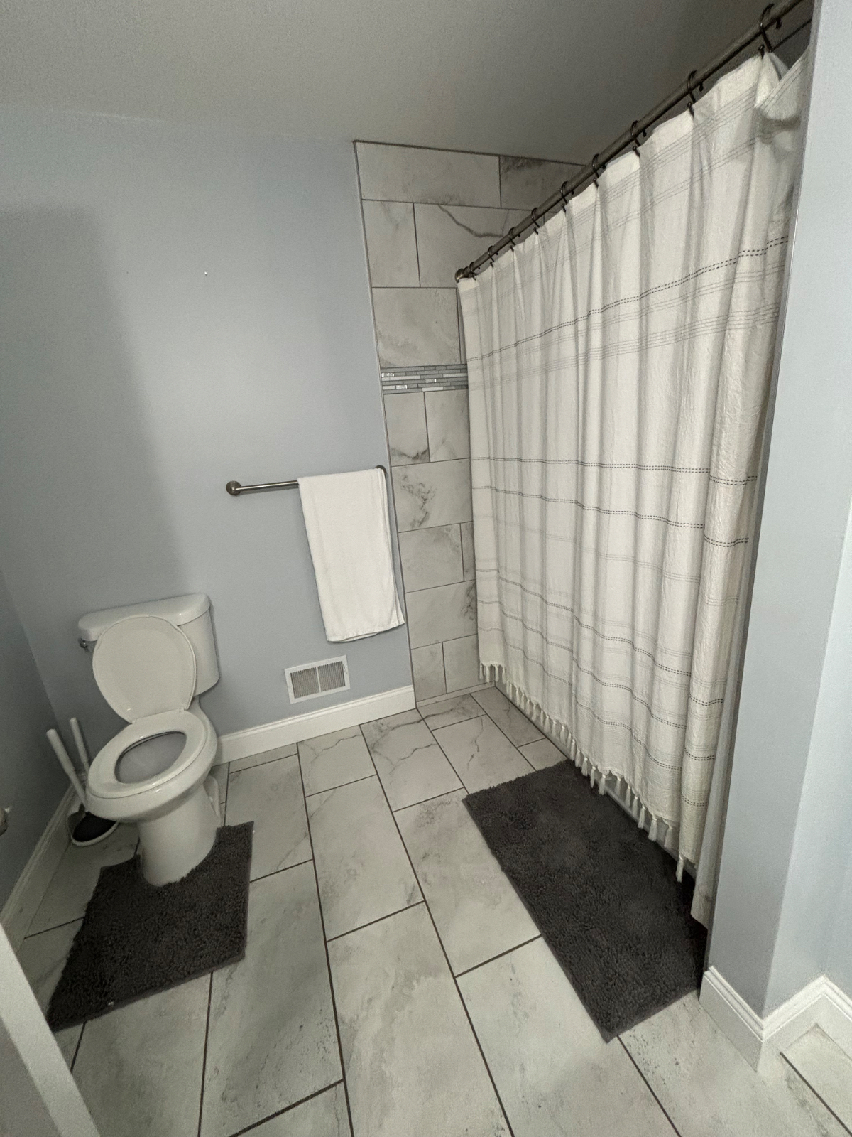 1 bedroom available including private full bath. - Photo 6
