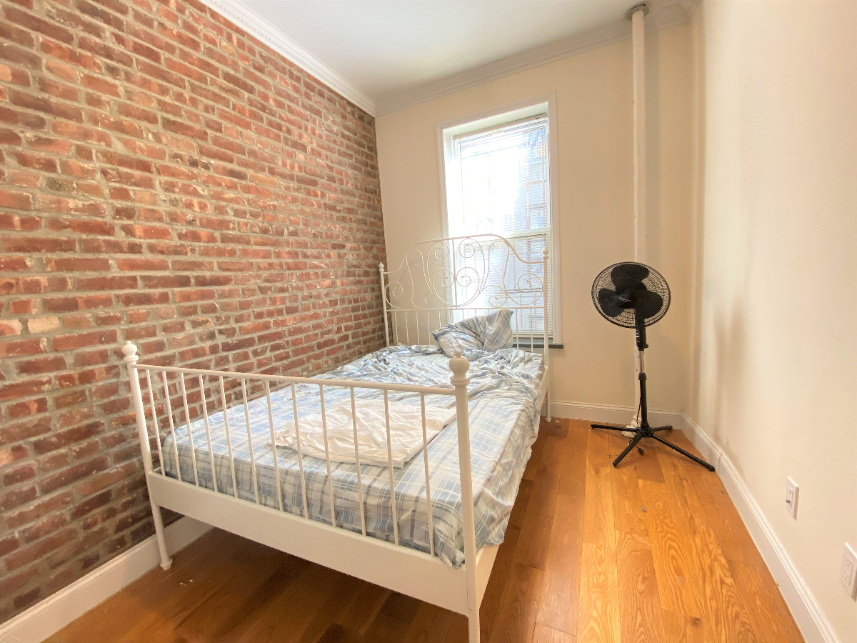 Upper West 3bed/1bath  w/ NEW Kitchen, Bath, W/D - Photo 6