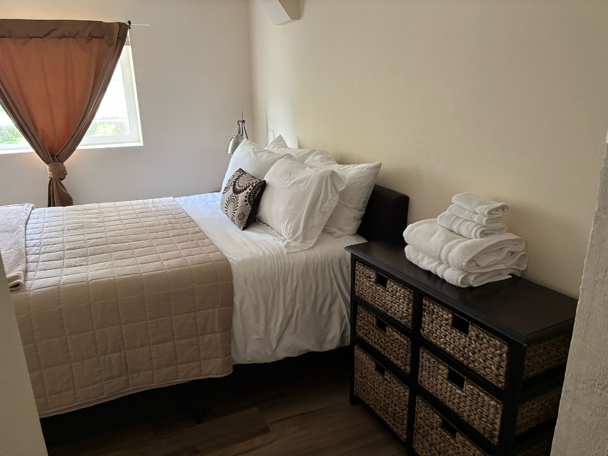 Emerald Garden 2bed 1 bath