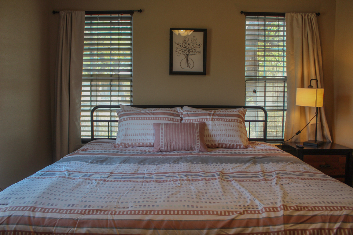 ALL BILLS PAID - Pet Friendly - Fully Furnished Cottage 5 Mins To Hospital - Photo 11