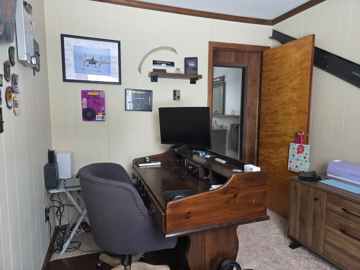 Single Room w/ Lake Views - Photo 10