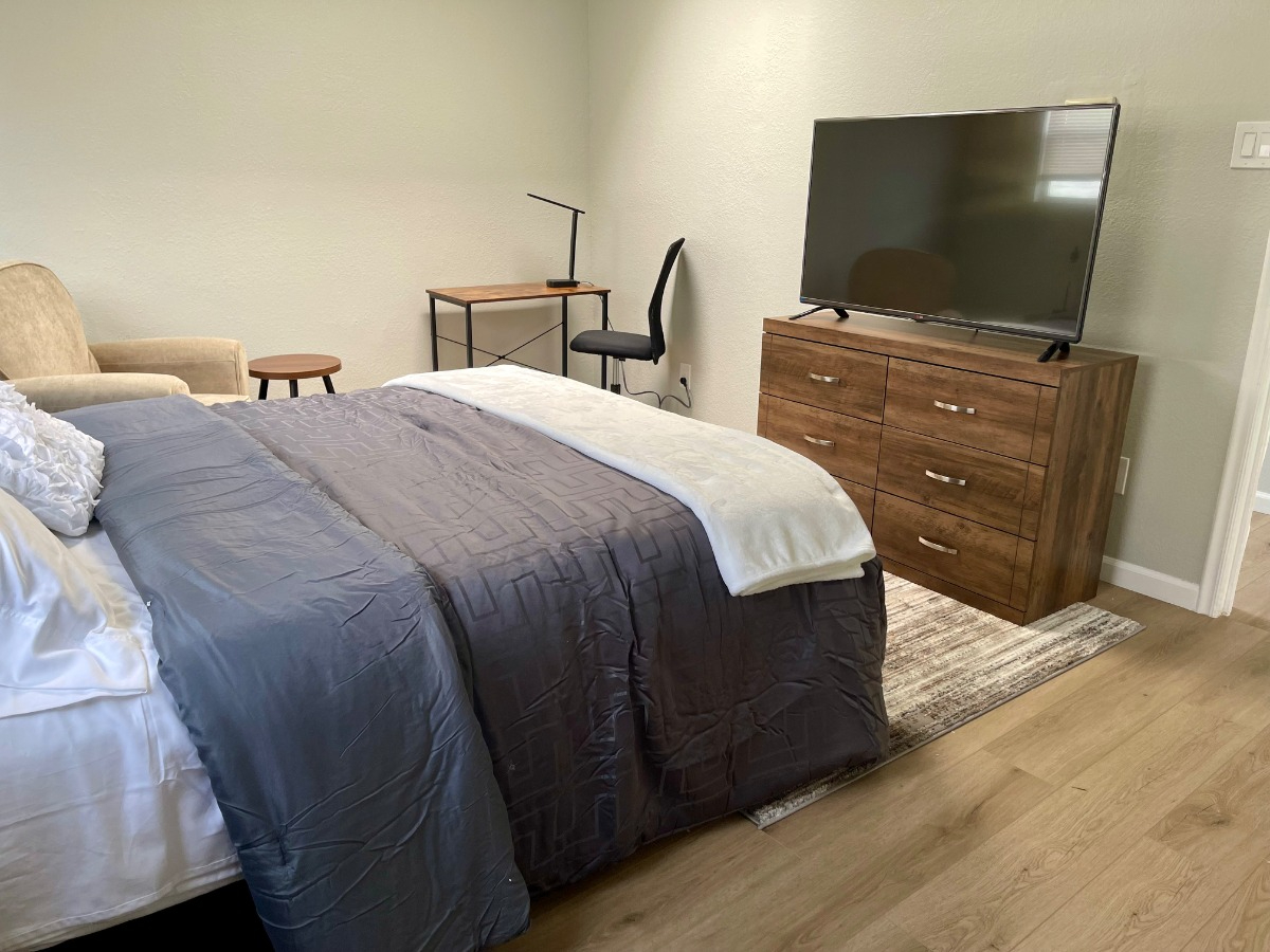 Bright Furnished Room in Quiet SF Home (Video Tour) Room 1 - Photo 4