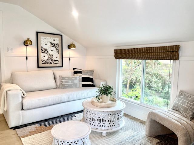 GORGEOUS residence newly remodeled from the ground up - Photo 2