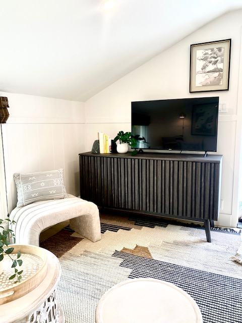 GORGEOUS residence newly remodeled from the ground up - Photo 4