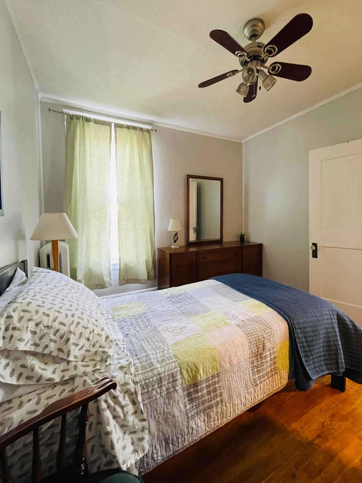 Spacious 1 Bedroom/1 Bath Apartment - Photo 8