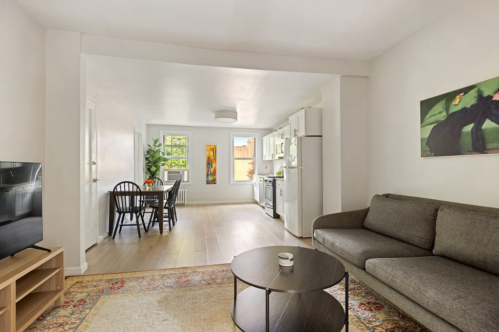 1 Bedroom plus Home Office in Picturesque South Park Slope - Photo 3