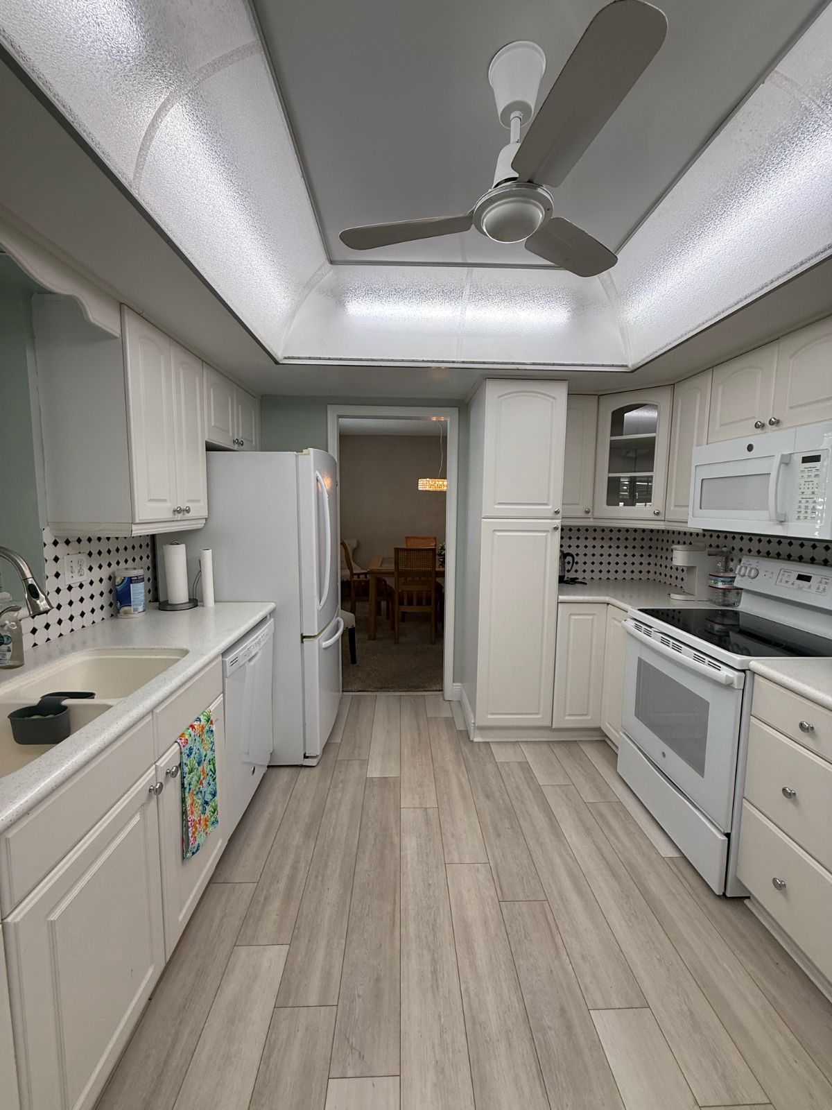Quaint Home Away from Home near the Hospital, Beach and Highways - Photo 4