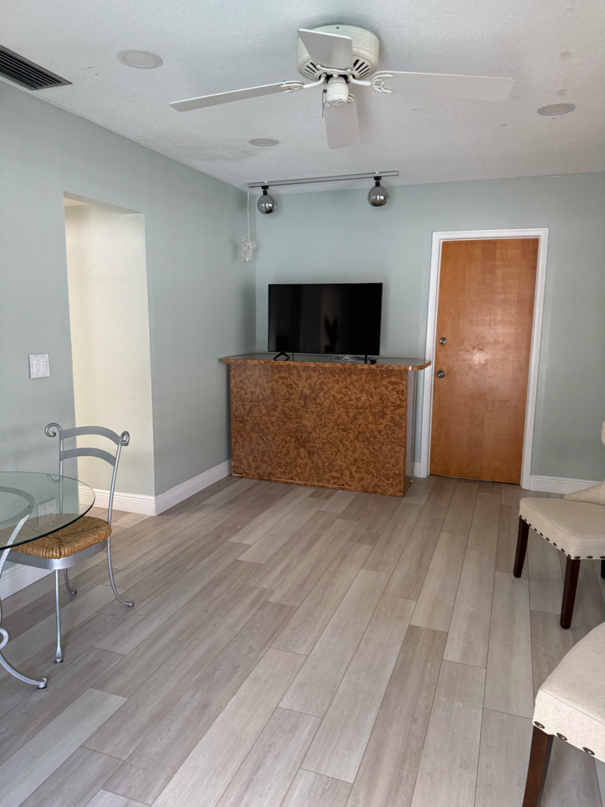 Quaint Home Away from Home near the Hospital, Beach and Highways - Photo 12