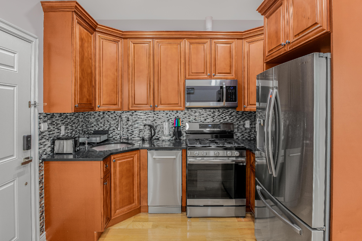 2 BEDROOM AND 2 BATHROOMS - Photo 7