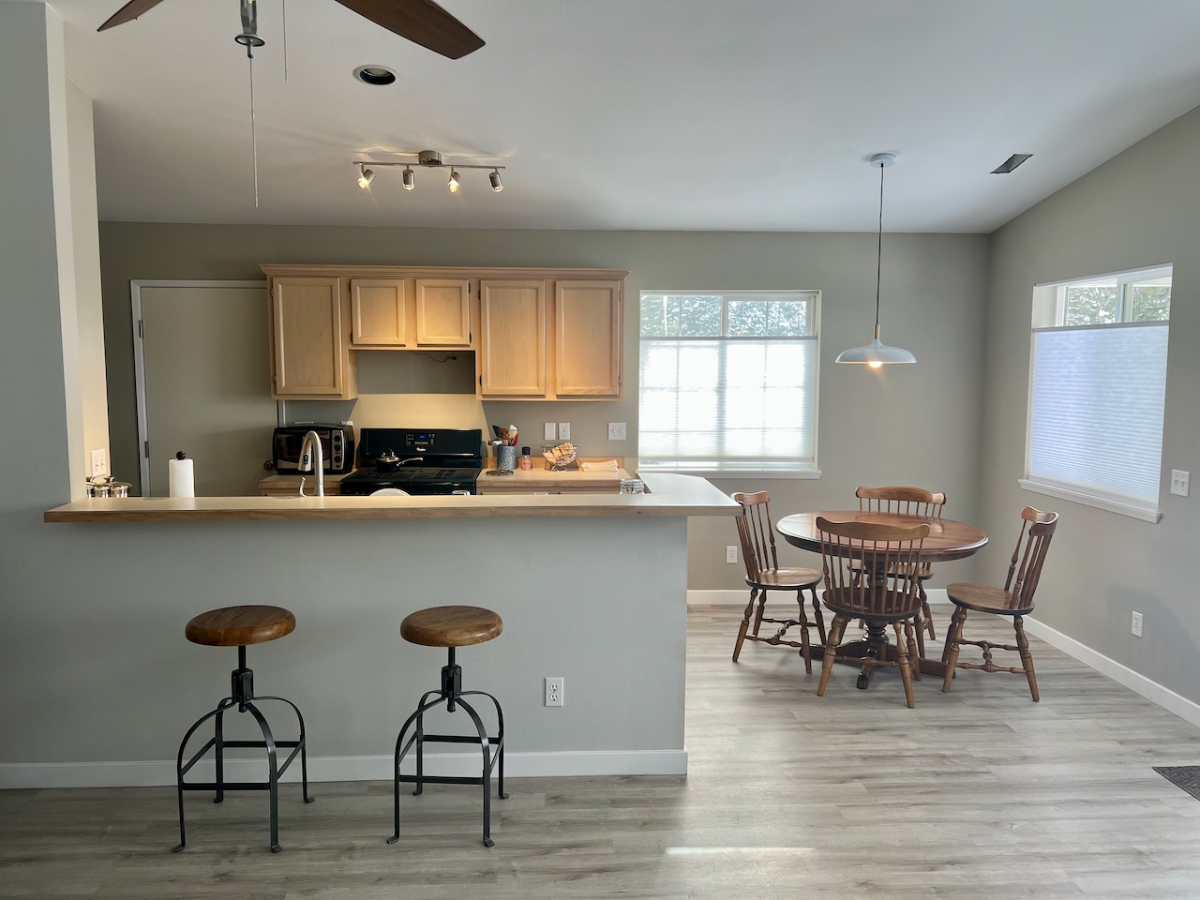 Remodeled Pilot Butte Duplex - Photo 4