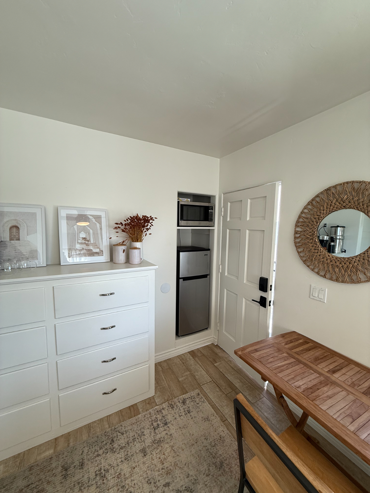 Bright Beachside Studio with Private Patio & Detached Office - Photo 3